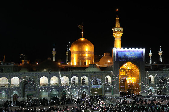 طنین نوای الله اکبر از گلدسته های حرم رضوی