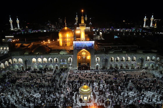 طنین نوای الله اکبر از گلدسته های حرم رضوی