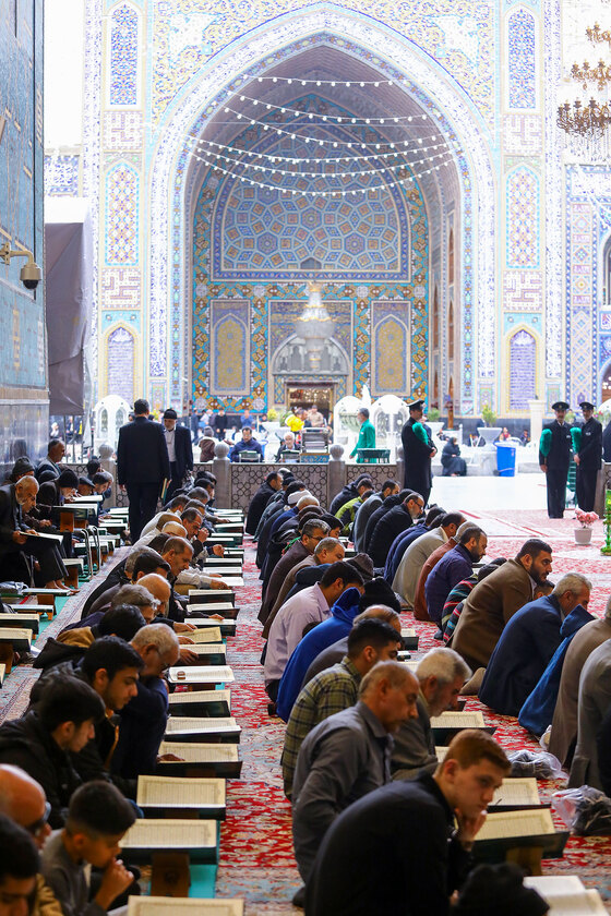جزء خوانی قرآن کریم در مسجد گوهرشاد حرم رضوی
