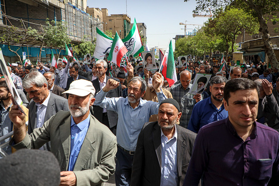 راهپیمایی ضدصهیونیستی نمازگزاران مشهدی و حمایت از عملیات وعده صادق سپاه