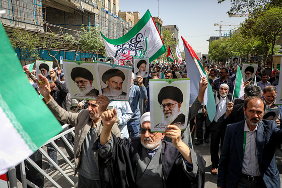 راهپیمایی ضدصهیونیستی نمازگزاران مشهدی و حمایت از عملیات وعده صادق سپاه