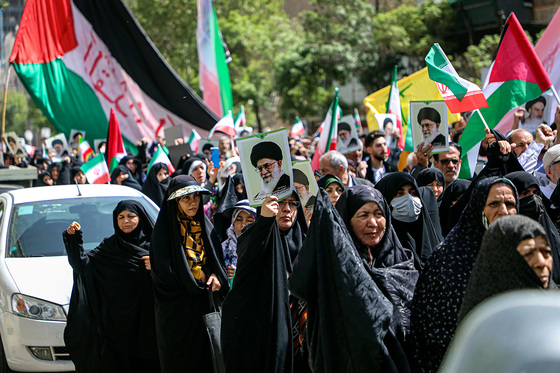 راهپیمایی ضدصهیونیستی نمازگزاران مشهدی و حمایت از عملیات وعده صادق سپاه