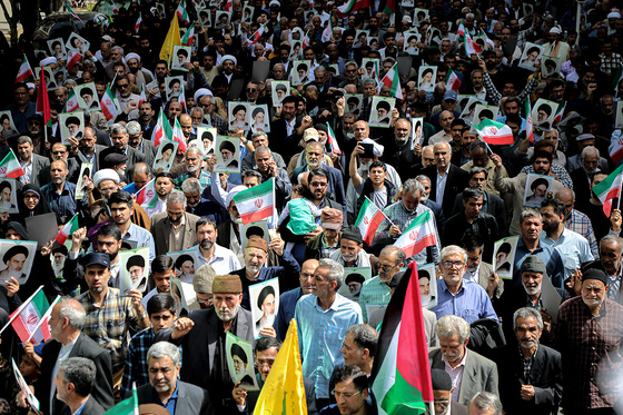 راهپیمایی ضدصهیونیستی نمازگزاران مشهدی و حمایت از عملیات وعده صادق سپاه