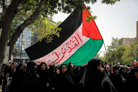 راهپیمایی ضدصهیونیستی نمازگزاران مشهدی و حمایت از عملیات وعده صادق سپاه