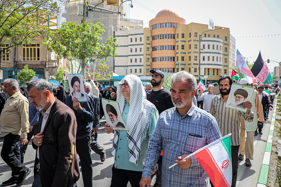 راهپیمایی ضدصهیونیستی نمازگزاران مشهدی و حمایت از عملیات وعده صادق سپاه