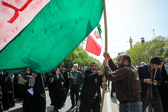 راهپیمایی ضدصهیونیستی نمازگزاران مشهدی و حمایت از عملیات وعده صادق سپاه