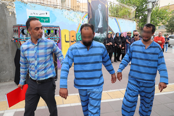 عاملان برادرکشی صحنه جنایت را بازسازی کردند