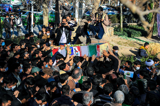 تشییع و خاکسپاری پیکر ۲ شهید گمنام دفاع مقدس در مشهد