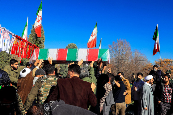 تشییع و خاکسپاری پیکر ۲ شهید گمنام دفاع مقدس در مشهد