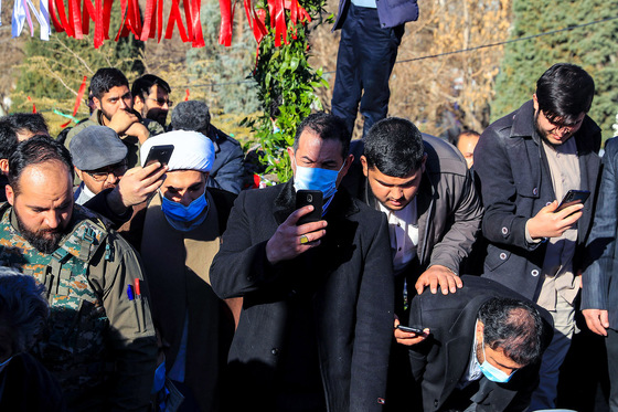 تشییع و خاکسپاری پیکر ۲ شهید گمنام دفاع مقدس در مشهد