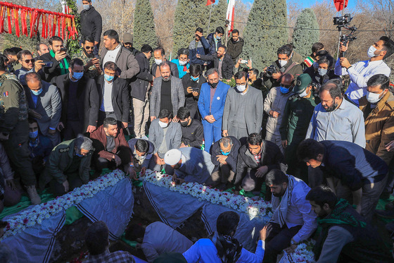 تشییع و خاکسپاری پیکر ۲ شهید گمنام دفاع مقدس در مشهد