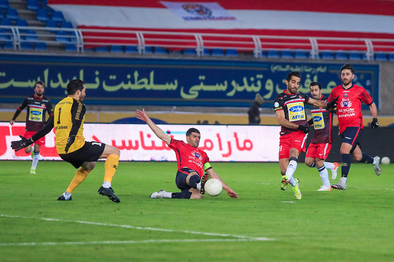 لیگ برتر فوتبال | مسابقه نساجی قائمشهر و پرسپولیس