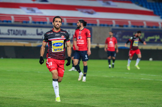 لیگ برتر فوتبال | مسابقه نساجی قائمشهر و پرسپولیس