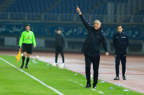 لیگ برتر فوتبال | مسابقه نساجی قائمشهر و پرسپولیس