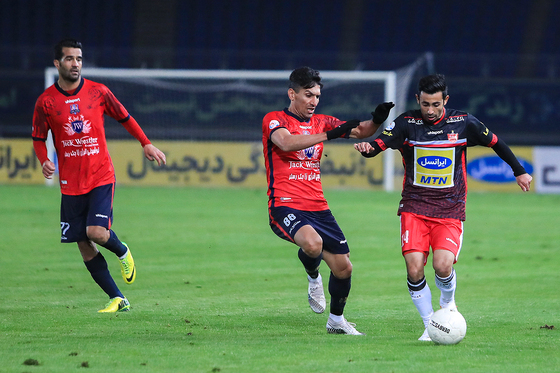 لیگ برتر فوتبال | مسابقه نساجی قائمشهر و پرسپولیس