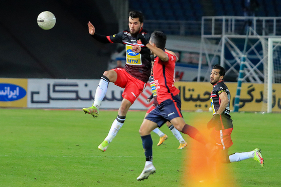لیگ برتر فوتبال | مسابقه نساجی قائمشهر و پرسپولیس