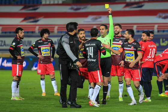 لیگ برتر فوتبال | مسابقه نساجی قائمشهر و پرسپولیس