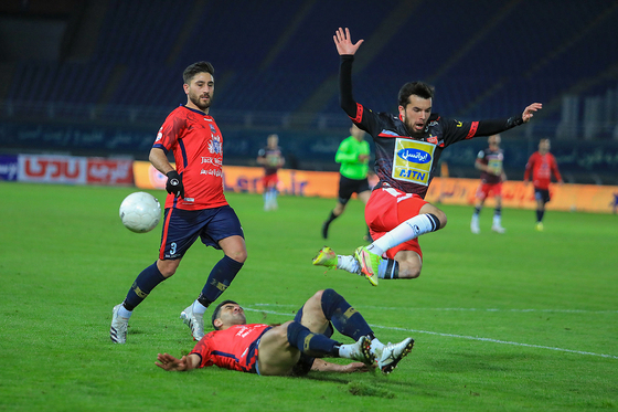 لیگ برتر فوتبال | مسابقه نساجی قائمشهر و پرسپولیس