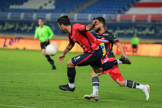 لیگ برتر فوتبال | مسابقه نساجی قائمشهر و پرسپولیس