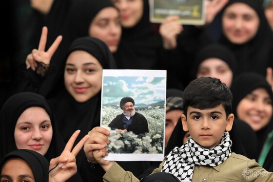 دیدار دانش‌آموزان و دانشجویان با مقام معظم رهبری | آیت‌الله خامنه‌ای: بحث صرفاً انتقام نیست، بحث یک حرکت منطقی است + عکس و فیلم