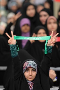 دیدار دانش‌آموزان و دانشجویان با مقام معظم رهبری | آیت‌الله خامنه‌ای: بحث صرفاً انتقام نیست، بحث یک حرکت منطقی است + عکس و فیلم