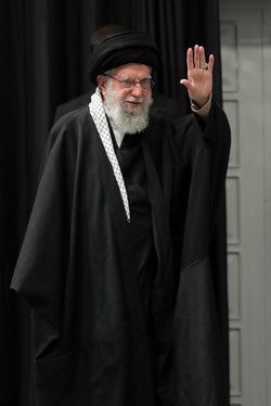 عزاداری شام شهادت حضرت زهرا(س) با حضور رهبر معظم انقلاب برگزار شد+تصاویر