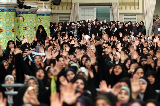 رهبر معظم انقلاب: سخنان اخیر رئیس جمهور آمریکا مایه سرافکندگی گوینده و مایه سرافکندگی ملت آمریکا است + فیلم (۲۷ اردیبهشت ۱۴۰۴)