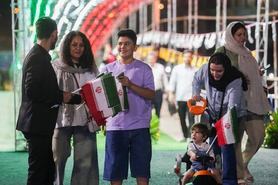 تصاویری از اجرای سالار عقیلی در دریاچه چیتگر تهران