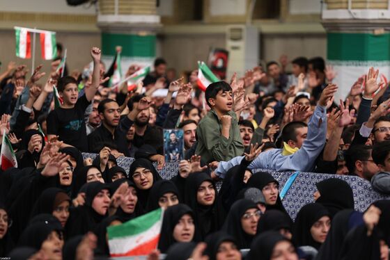 گزارش تصویری | دیدار دانش‌آموزان و دانشجویان با رهبر معظم انقلاب اسلامی، به‌مناسبت سیزدهم آبان‌ماه (۱۲ آبان ۱۴۰۴)