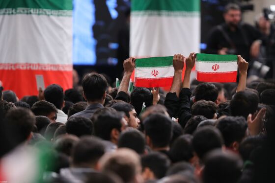 گزارش تصویری | دیدار دانش‌آموزان و دانشجویان با رهبر معظم انقلاب اسلامی، به‌مناسبت سیزدهم آبان‌ماه (۱۲ آبان ۱۴۰۴)