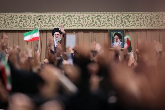 گزارش تصویری | دیدار دانش‌آموزان و دانشجویان با رهبر معظم انقلاب اسلامی، به‌مناسبت سیزدهم آبان‌ماه (۱۲ آبان ۱۴۰۴)