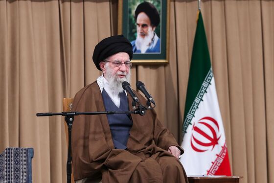 گزارش تصویری | دیدار دانش‌آموزان و دانشجویان با رهبر معظم انقلاب اسلامی، به‌مناسبت سیزدهم آبان‌ماه (۱۲ آبان ۱۴۰۴)