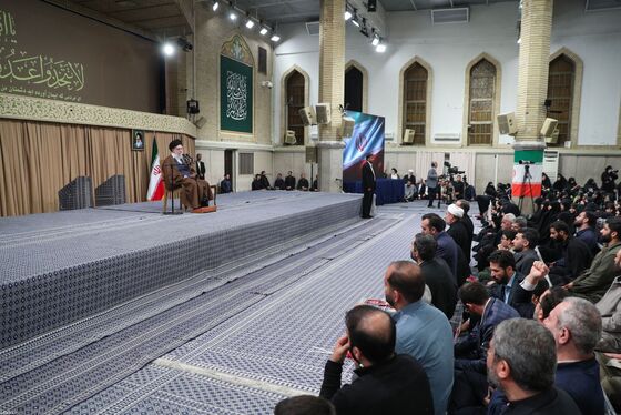 گزارش تصویری | دیدار دانش‌آموزان و دانشجویان با رهبر معظم انقلاب اسلامی، به‌مناسبت سیزدهم آبان‌ماه (۱۲ آبان ۱۴۰۴)