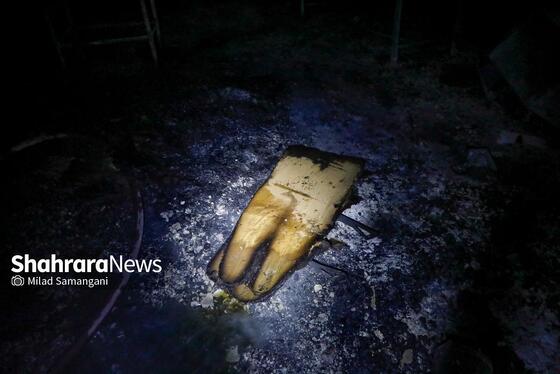 گزارش تصویری | وقوع آتش‌سوزی گسترده در یک کارگاه چوب و تولید مبلمان در مشهد