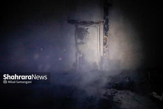 گزارش تصویری | وقوع آتش‌سوزی گسترده در یک کارگاه چوب و تولید مبلمان در مشهد
