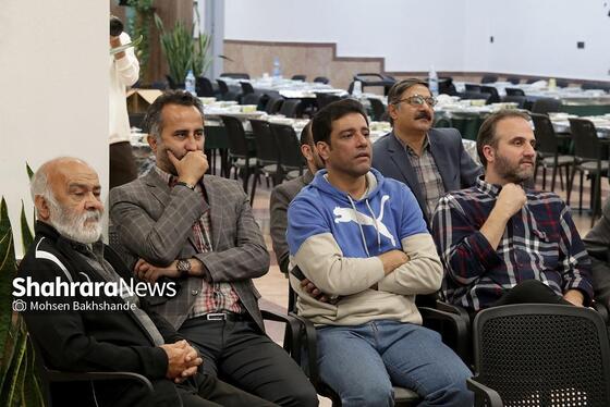 گزارش تصویری | آیین تجلیل از حسین نخعی شریف، اهدای پلاک افتخار و رونمایی از کتاب «تاریخ فوتبال مشهد»