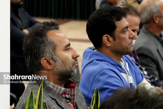 گزارش تصویری | آیین تجلیل از حسین نخعی شریف، اهدای پلاک افتخار و رونمایی از کتاب «تاریخ فوتبال مشهد»