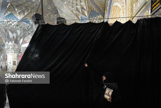 گزارش تصویری | آئین سیاه پوشی حرم مطهر امام رضا(ع)توسط مادران و همسران شهدا