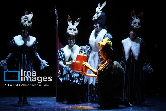 گزارش تصویری | نمایش موزیکال «رابین هود»