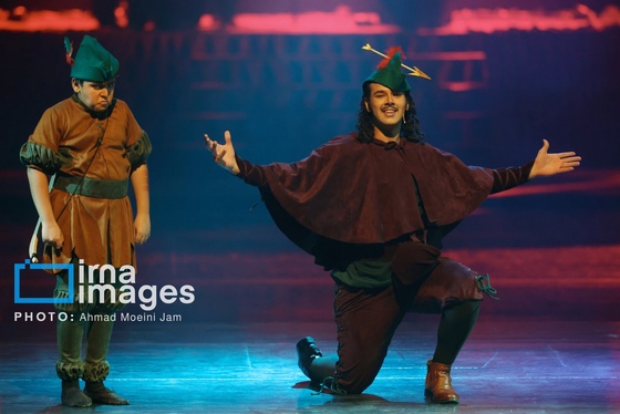 گزارش تصویری | نمایش موزیکال «رابین هود»