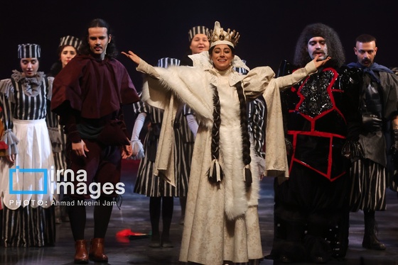 گزارش تصویری | نمایش موزیکال «رابین هود»