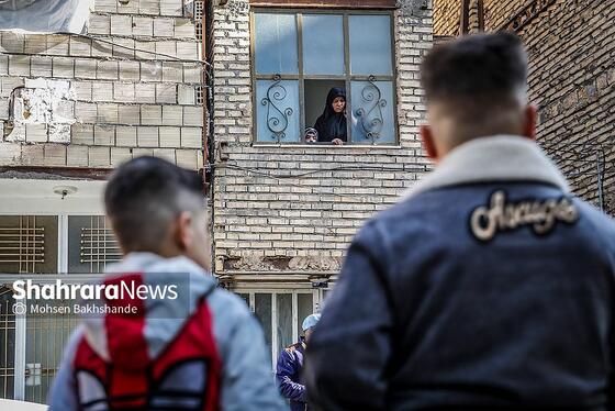 گزارش تصویری | بازسازی صحنه جرم زورگیری موبایل با ساطور از دو نوجوان مشهدی