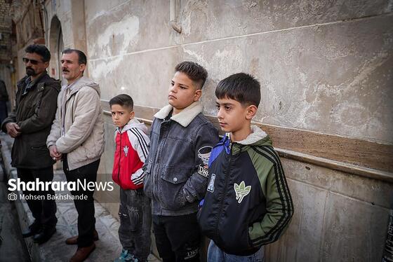 گزارش تصویری | بازسازی صحنه جرم زورگیری موبایل با ساطور از دو نوجوان مشهدی