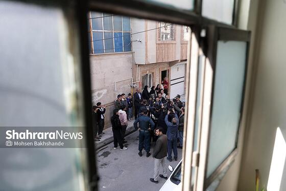 گزارش تصویری | بازسازی صحنه جرم زورگیری موبایل با ساطور از دو نوجوان مشهدی