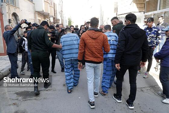 گزارش تصویری | بازسازی صحنه جرم زورگیری موبایل با ساطور از دو نوجوان مشهدی