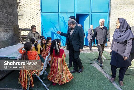 گزارش تصویری | بازدید شهردار مشهد از پشت‌صحنه فیلم سینمایی «کاکا لوتی»