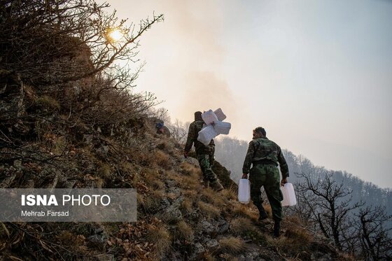 گزارش تصویری | عملیات مهار آتش‌سوزی مناطق کوهستانی روستاهای دلیر و الیت