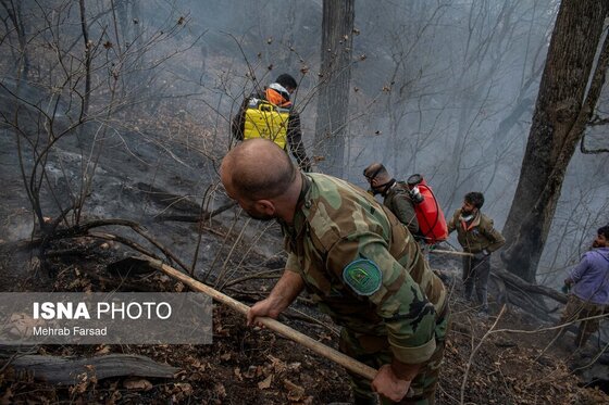 گزارش تصویری | عملیات مهار آتش‌سوزی مناطق کوهستانی روستاهای دلیر و الیت