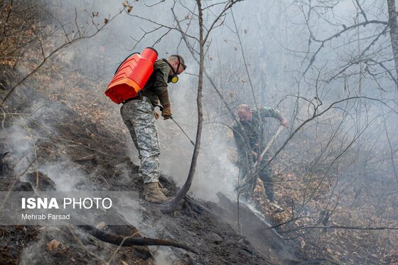 گزارش تصویری | عملیات مهار آتش‌سوزی مناطق کوهستانی روستاهای دلیر و الیت