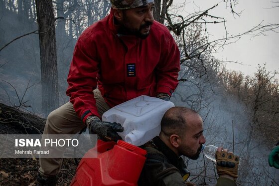 گزارش تصویری | عملیات مهار آتش‌سوزی مناطق کوهستانی روستاهای دلیر و الیت